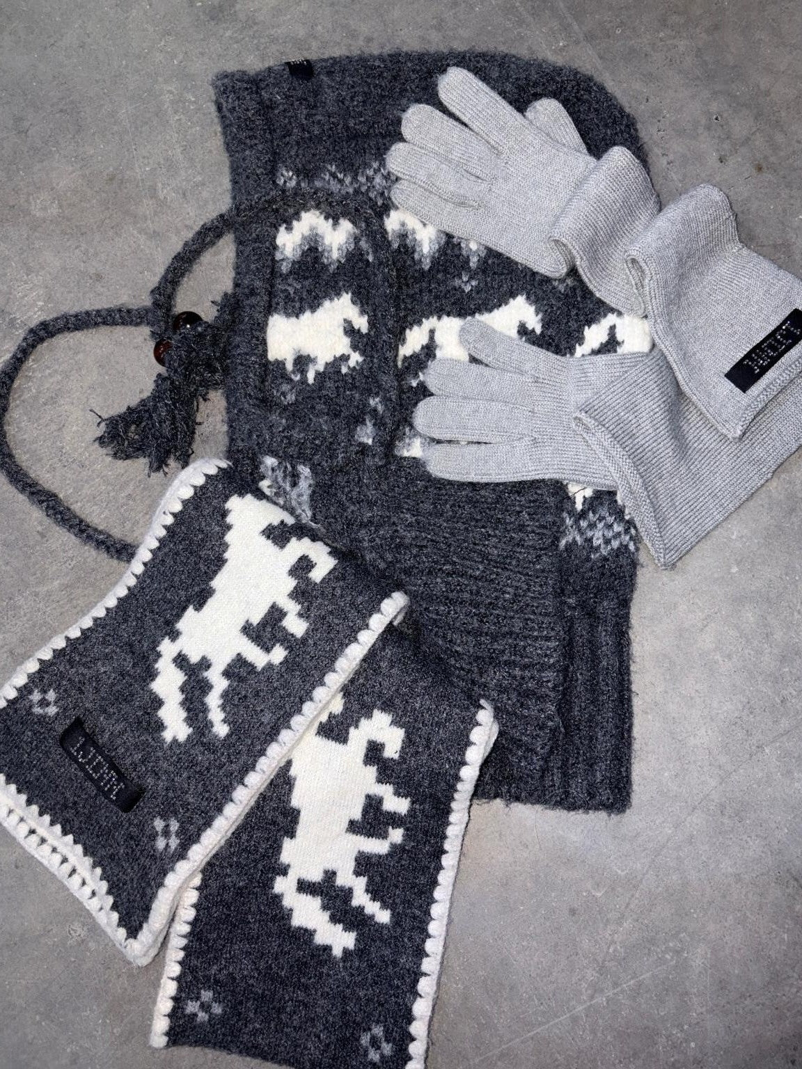 Vintage Fair Isle Pony Jacquard Knitted Women's Scarves & Shawls