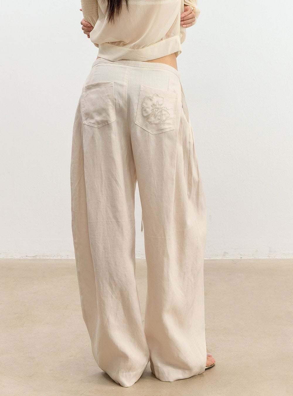Refined Waist Pleat Linen Pants