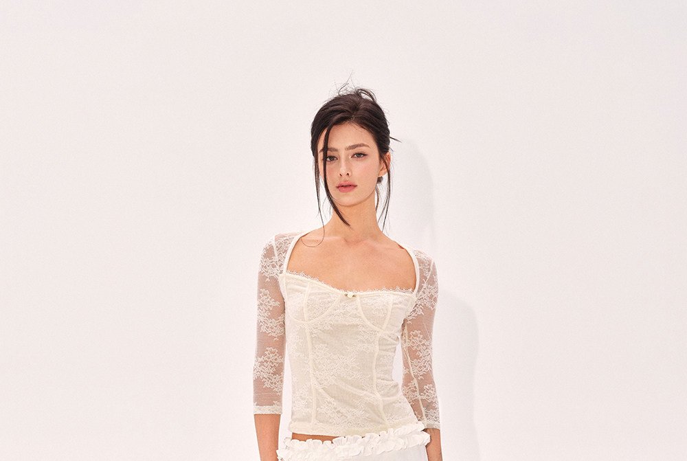 Shell Lace Mid Sleeve Top