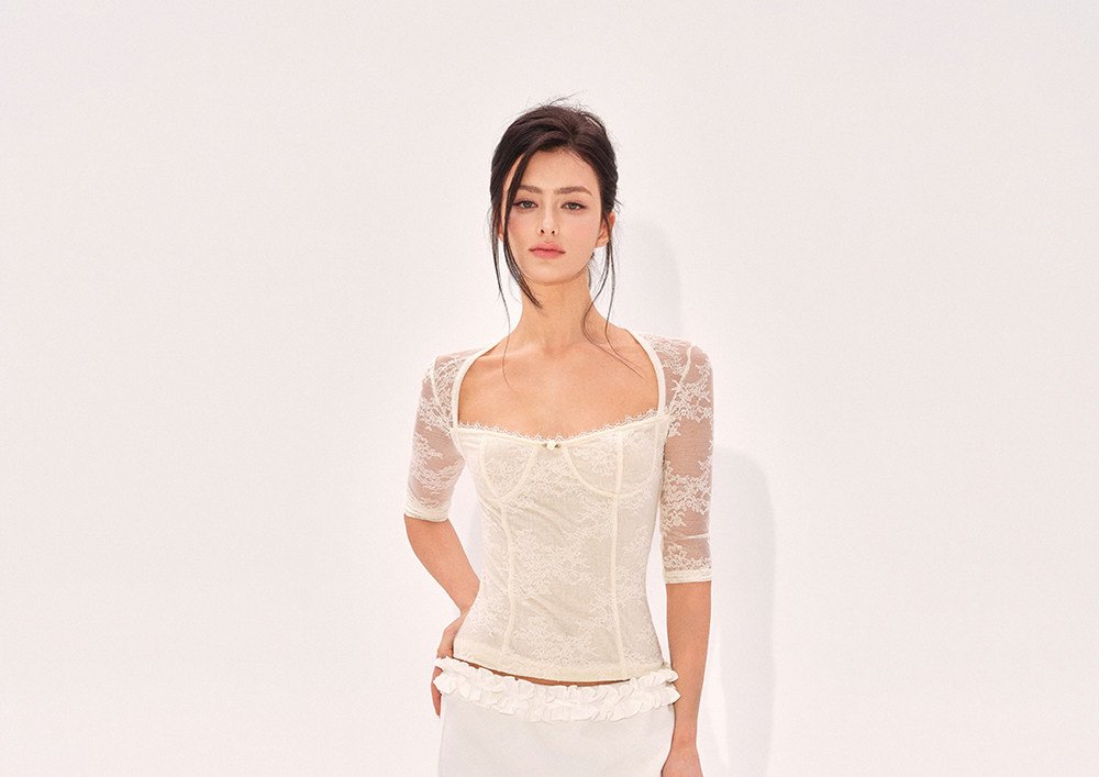 Shell Lace Mid Sleeve Top