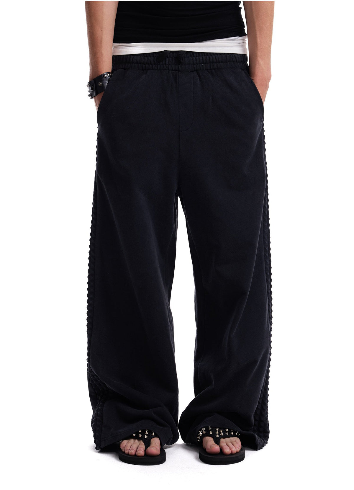 Relief Rivet Baggy Pants