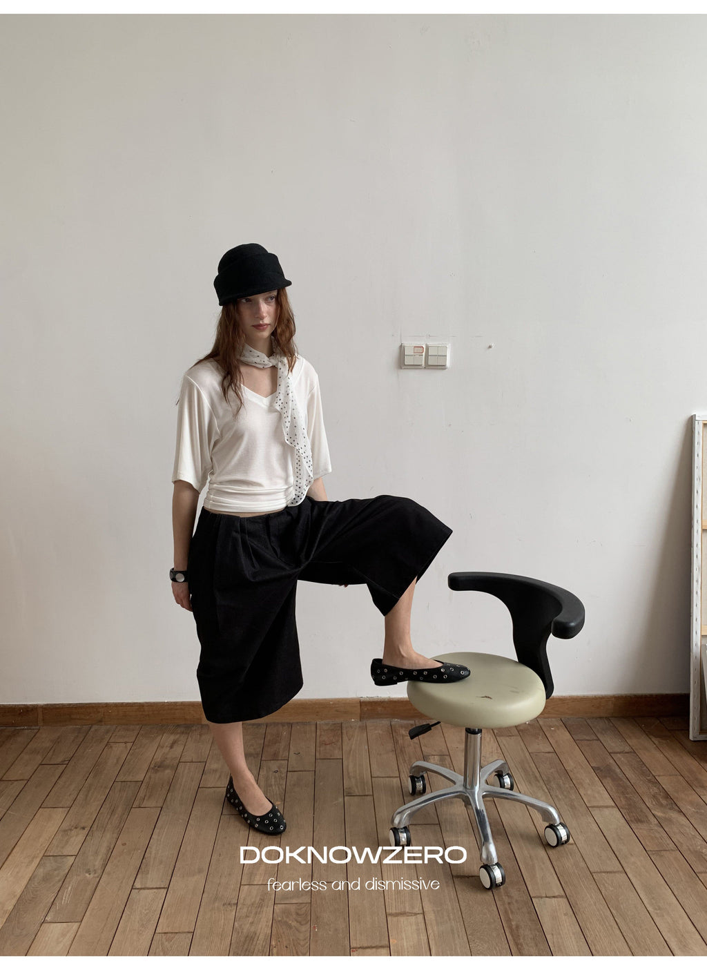 Batwing Sleeve V Neck Top (2color)