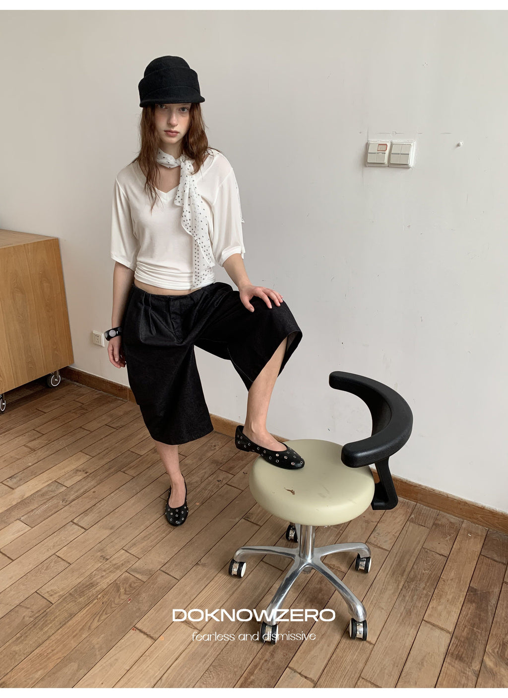 Batwing Sleeve V Neck Top (2color)
