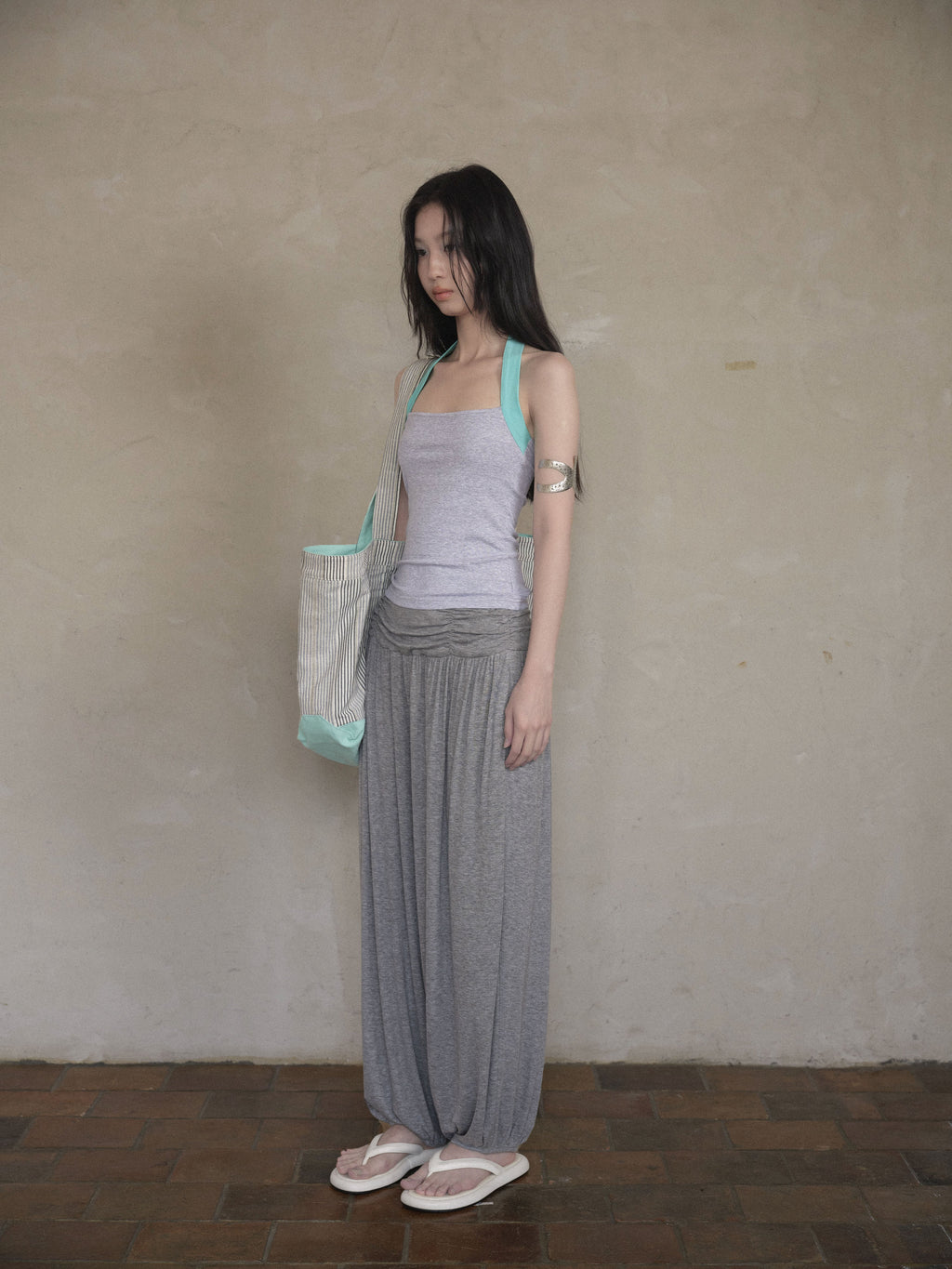 Contrast Strap Halter Top (2color)