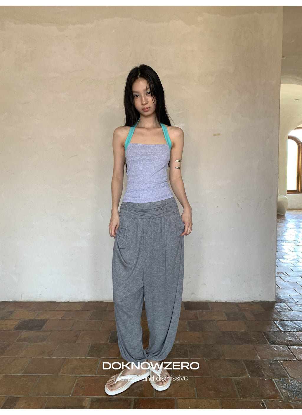 Contrast Strap Halter Top (2color)