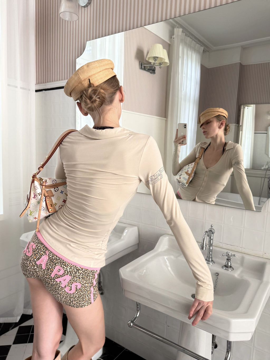 V-Neck Contour Stretch Top (2color)