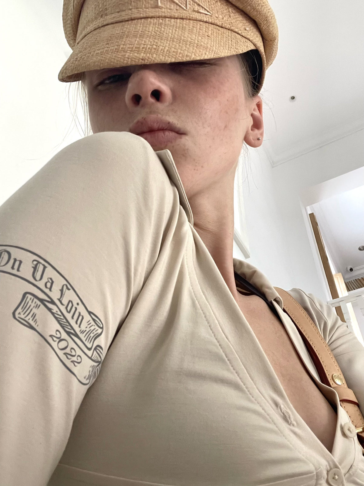 V-Neck Contour Stretch Top (2color)