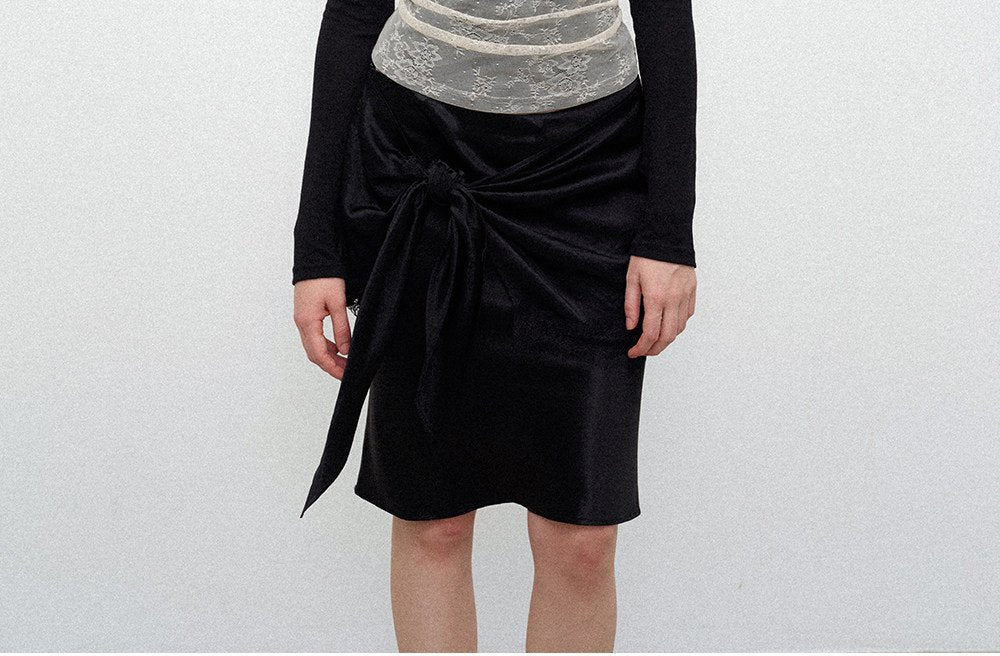 Shell Lace Contrast Sculpted Top