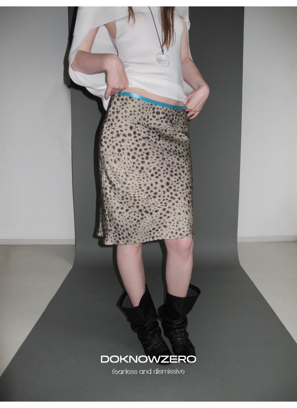 Leopard Sheen Straight Skirt