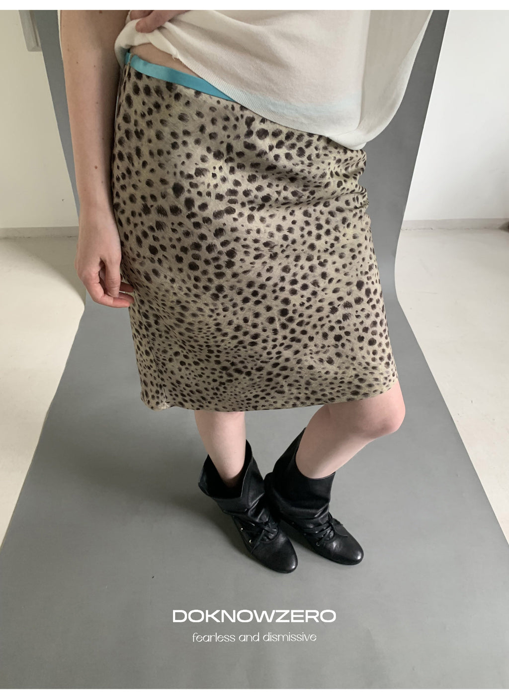 Leopard Sheen Straight Skirt