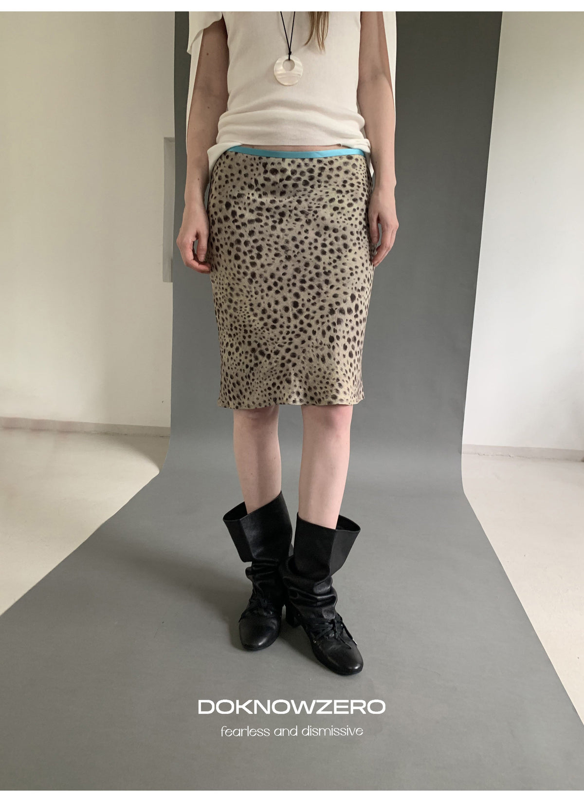 Leopard Sheen Straight Skirt