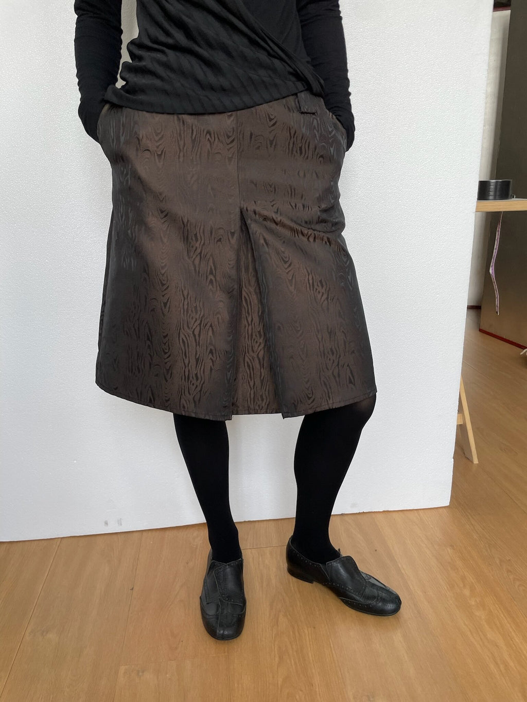 Woodgrain Slit Skirt