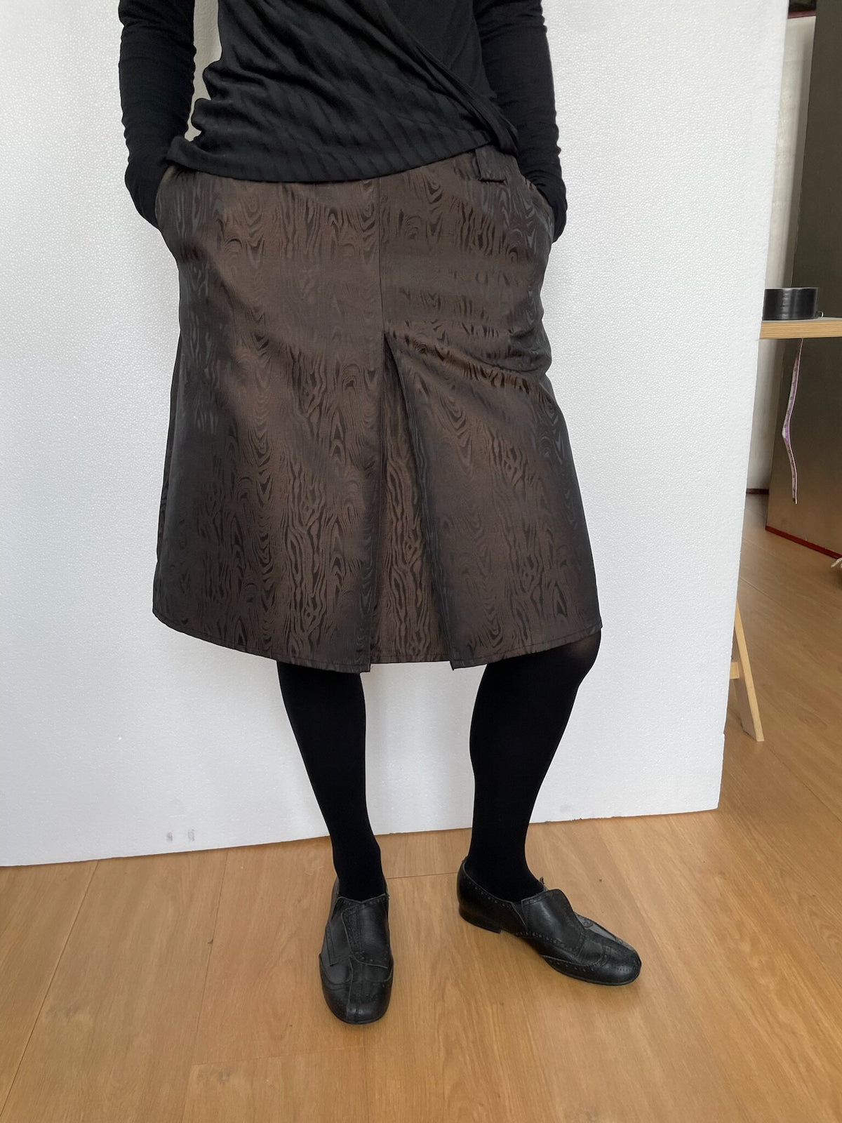 Woodgrain Slit Skirt