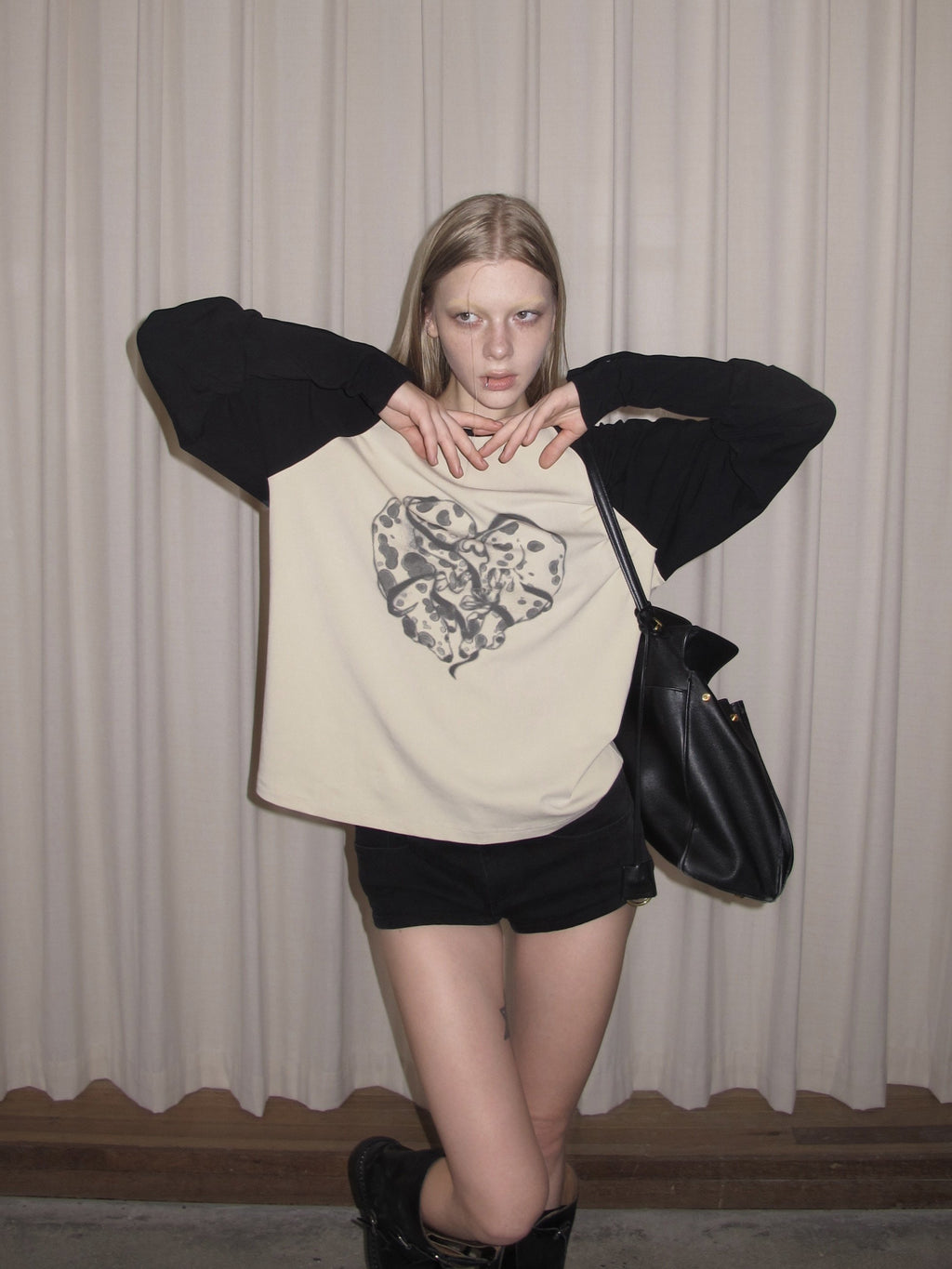 Low-Rise Embroidered Shorts (2color)