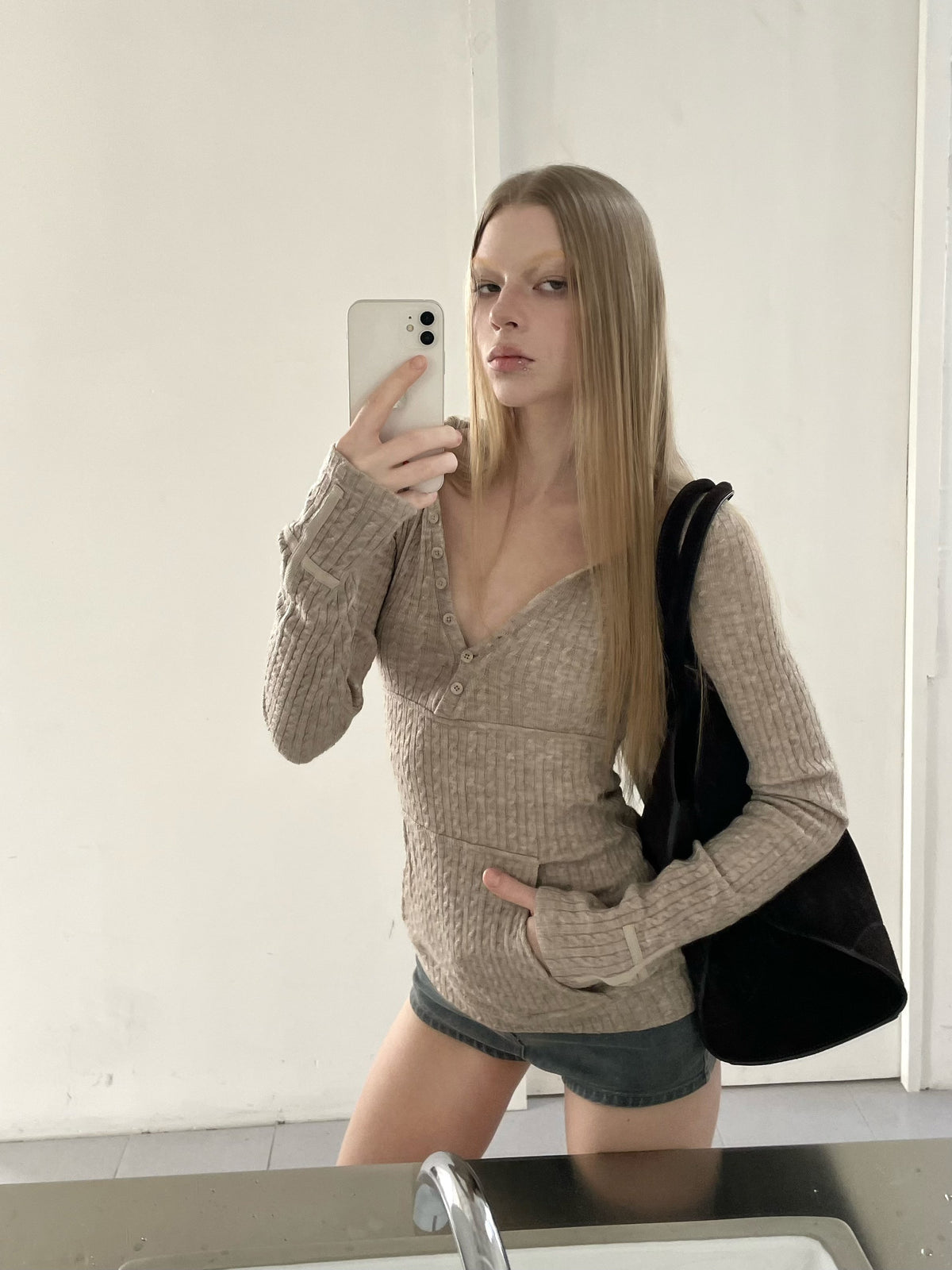 Low-Rise Embroidered Shorts (2color)