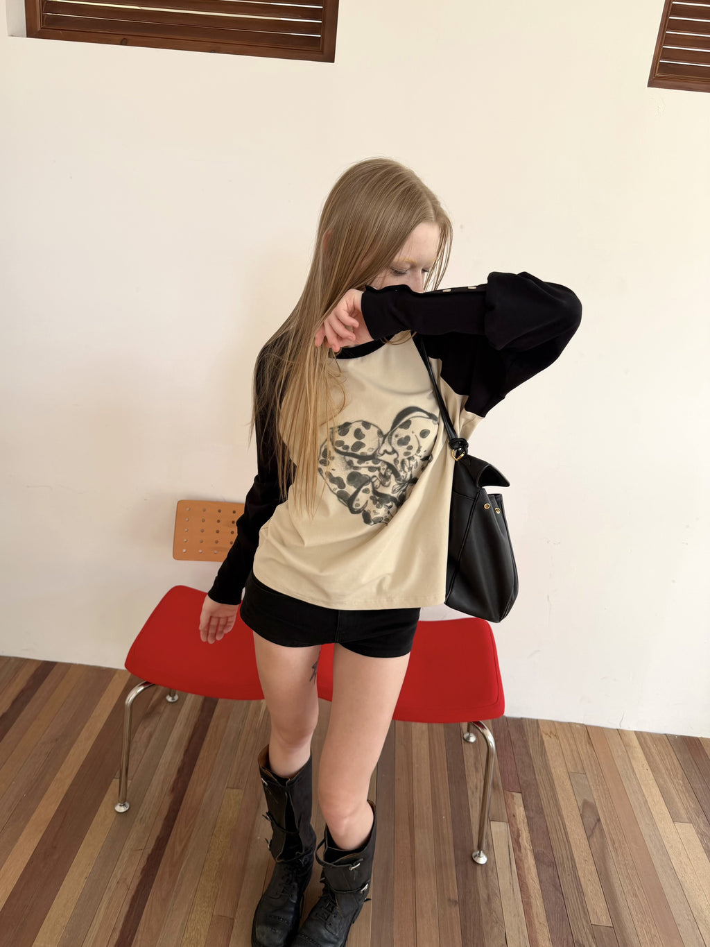 Low-Rise Embroidered Shorts (2color)