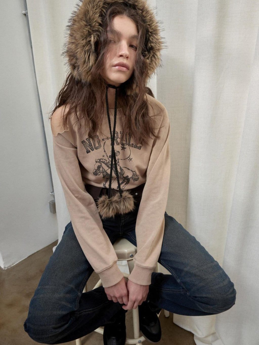 Knight Cat Print Washed Distressed Cropped Off Shoulder Women's Slim Sweatshirts