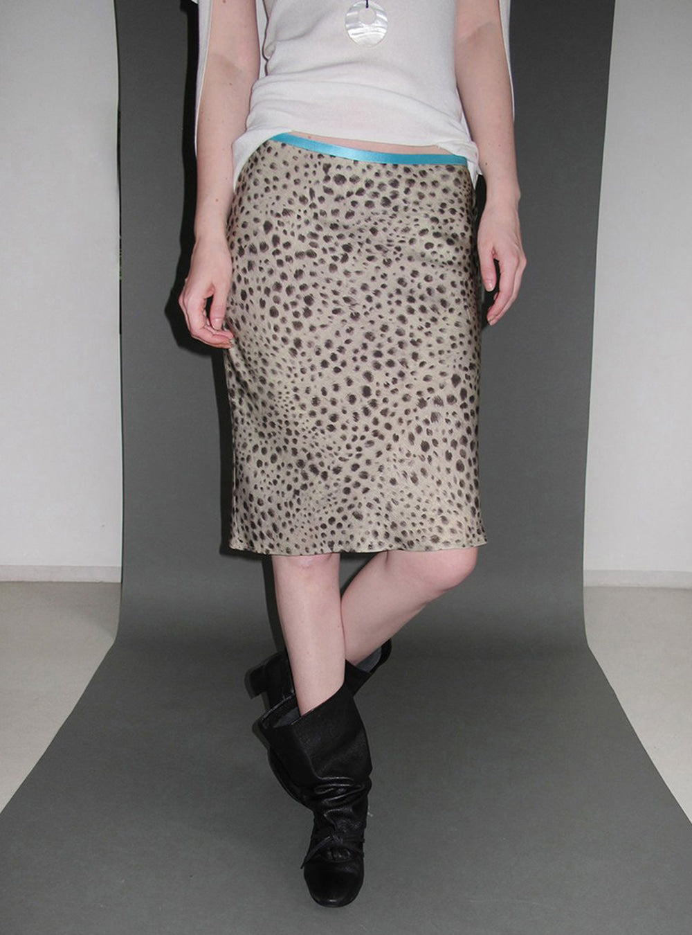 Leopard Sheen Straight Skirt