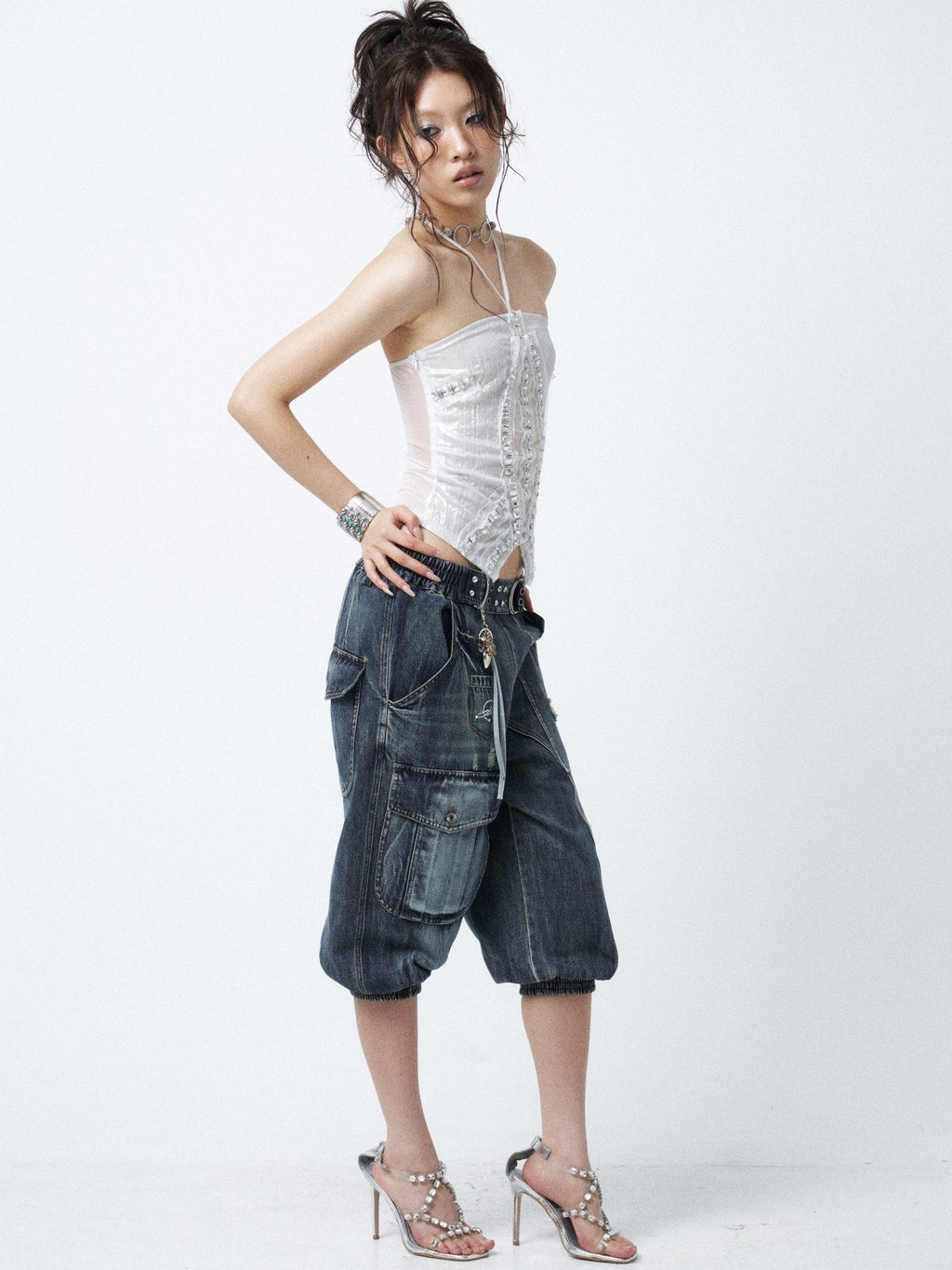 Waterwashed Distressed Rhinestone Women'S Denim Elastic Waist Capri Pants