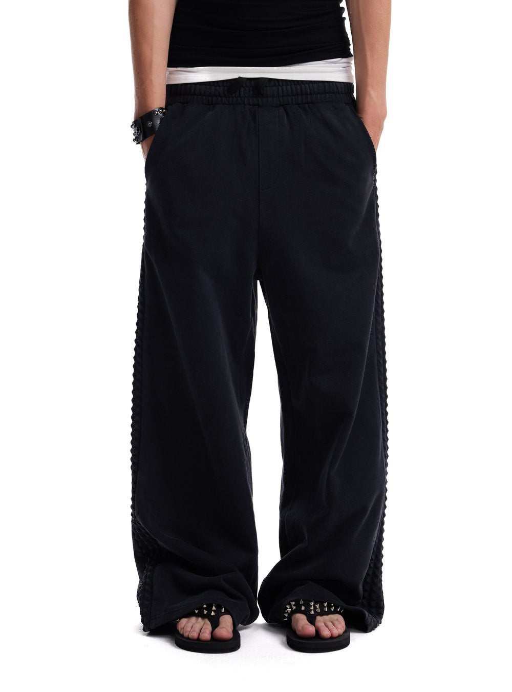 Relief Rivet Baggy Pants