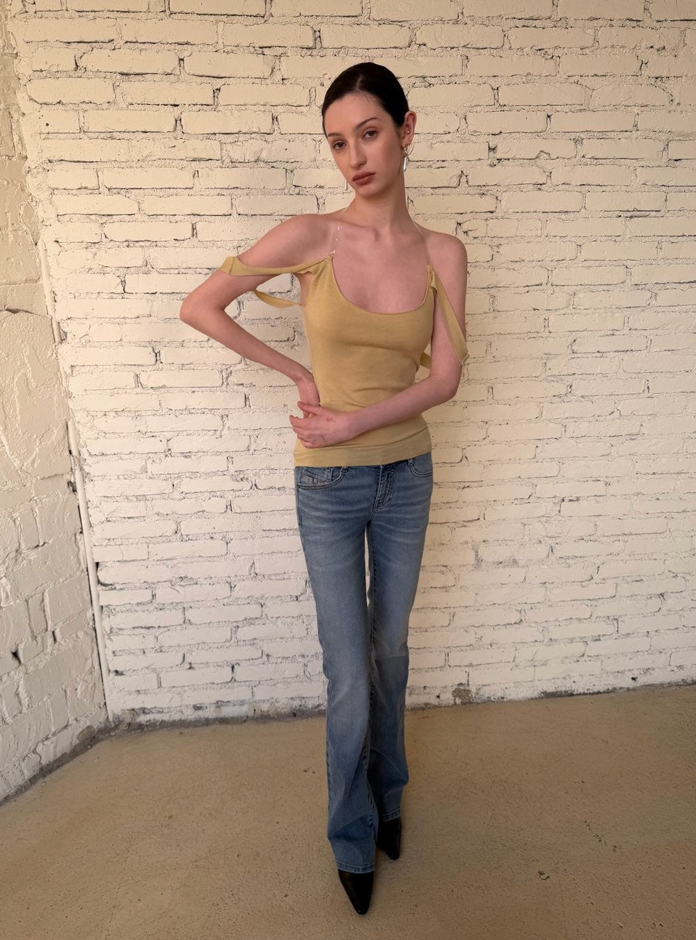 Strap Detail Sleek Top (3color)