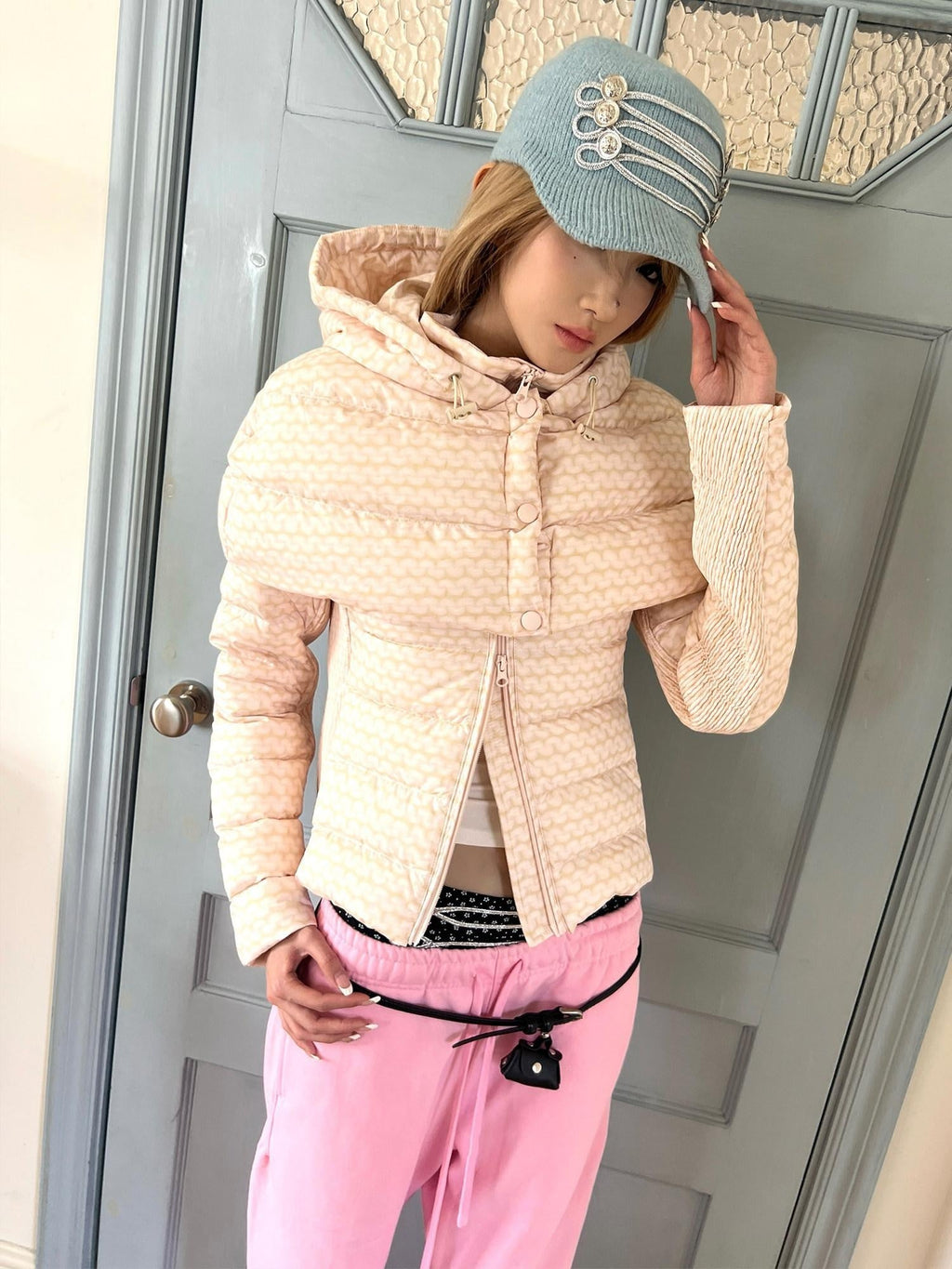 95% White Duck Down Detachable Hood Short Waterproof Polka Dot Down Jackets