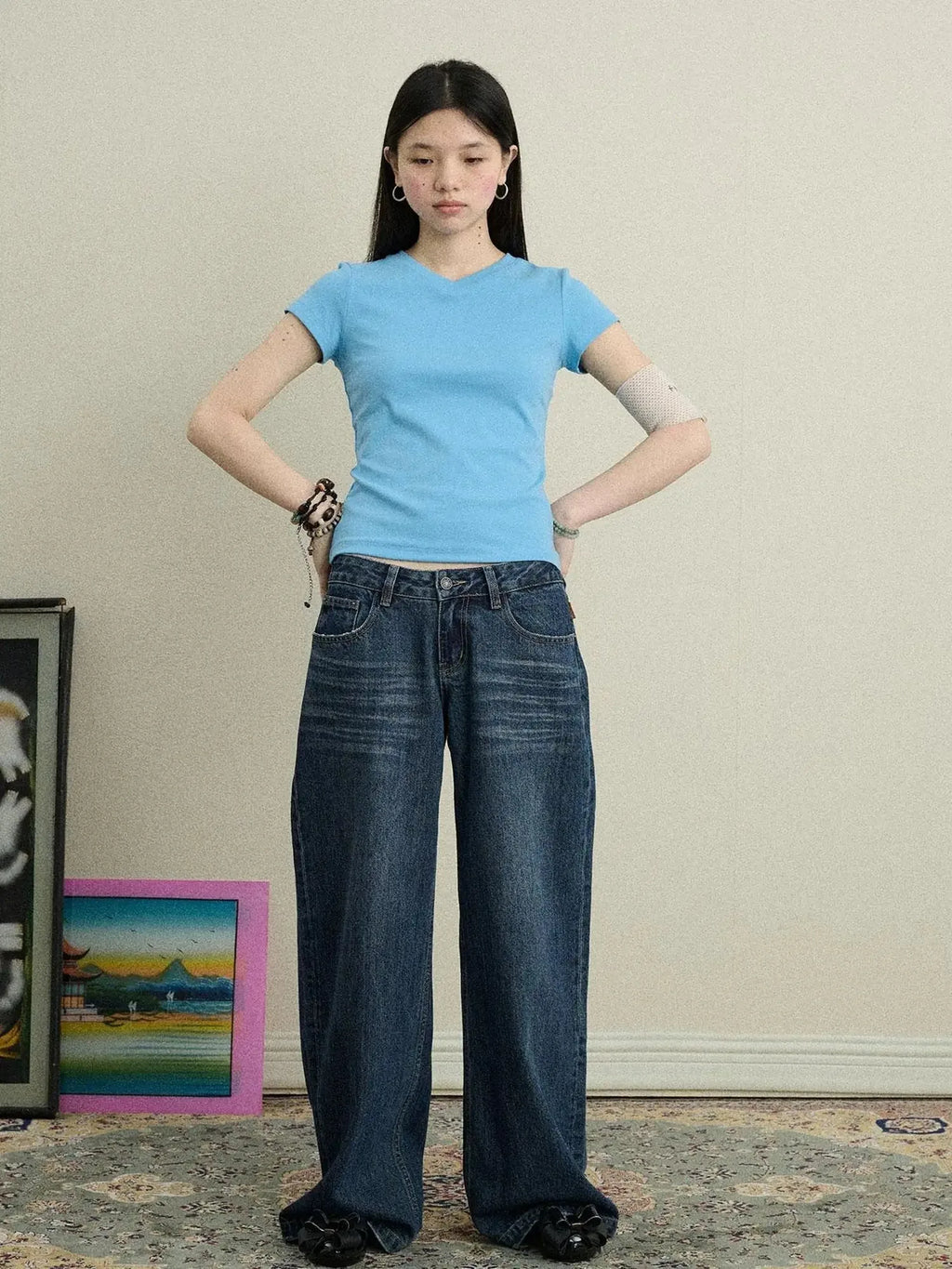 Jelly V-Neck Stretch Tee