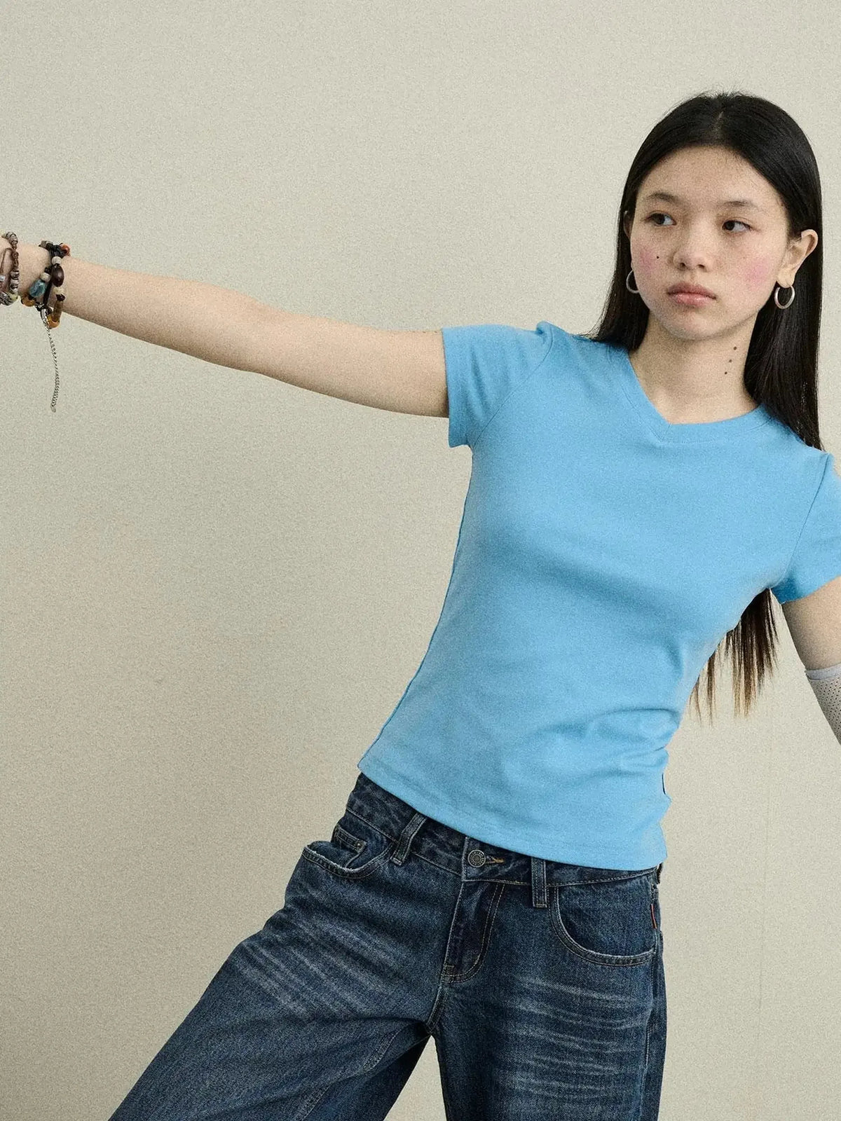 Jelly V-Neck Stretch Tee