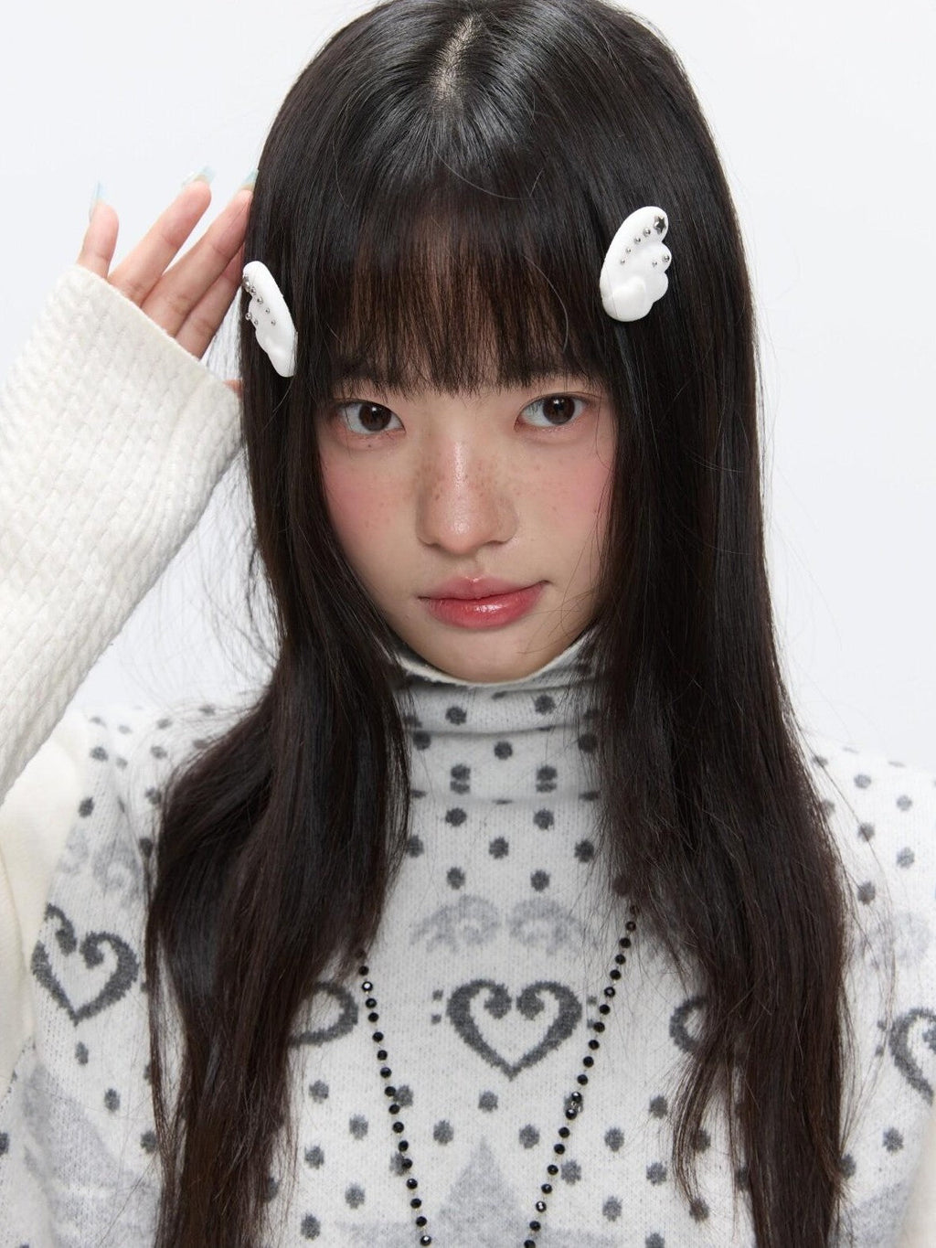 White Cloud Wing Flocked Side Fringe Women's Resin Hair Clips