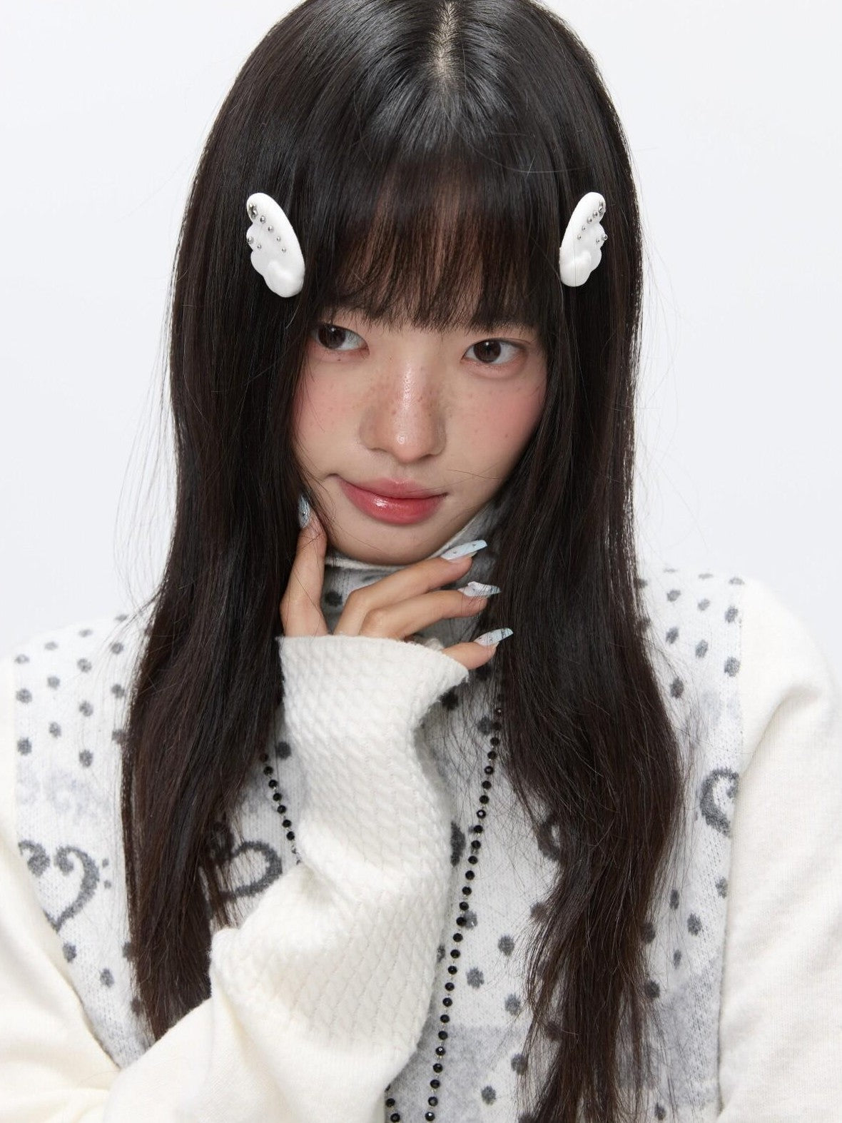 White Cloud Wing Flocked Side Fringe Women's Resin Hair Clips