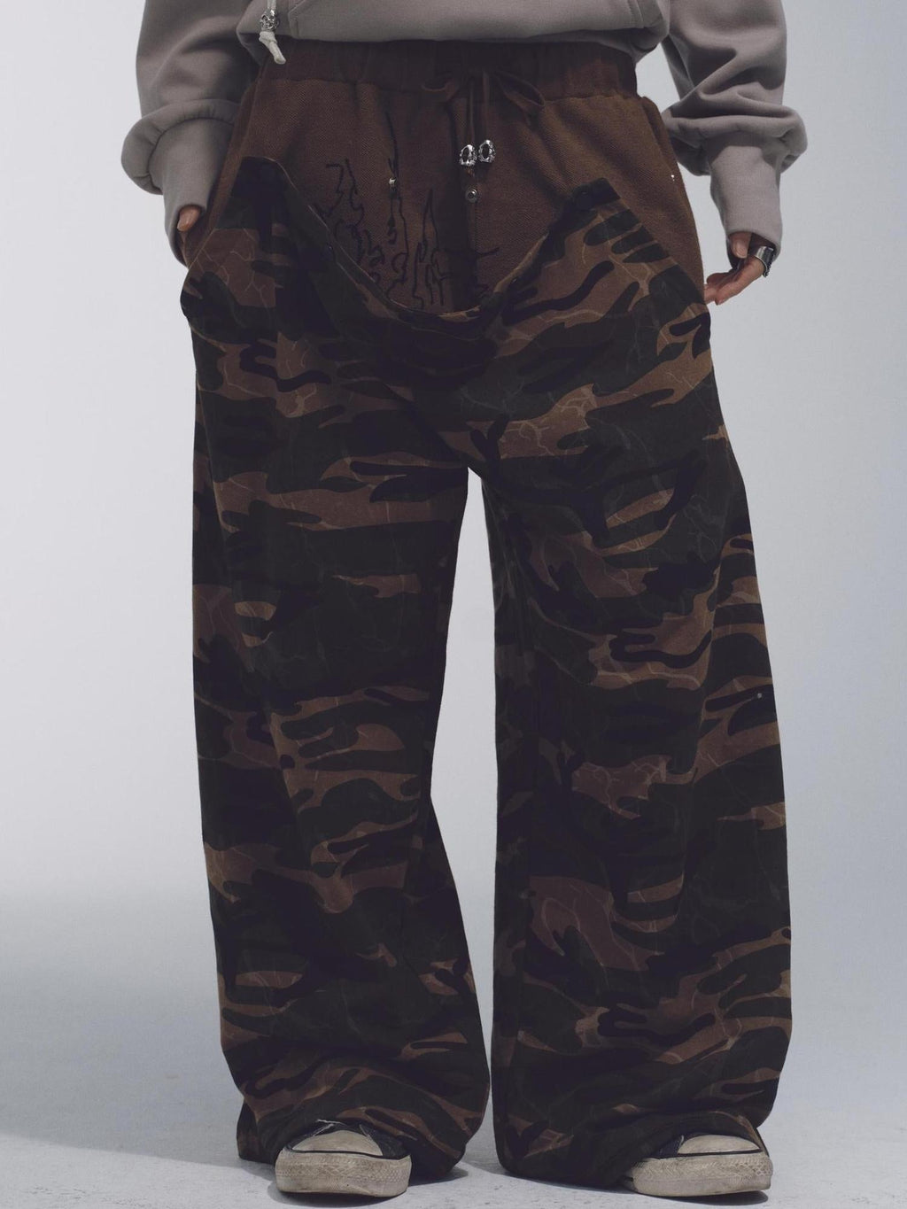 Deformed Camo Low Waist Sweatpants Loose Fit Stretch Print