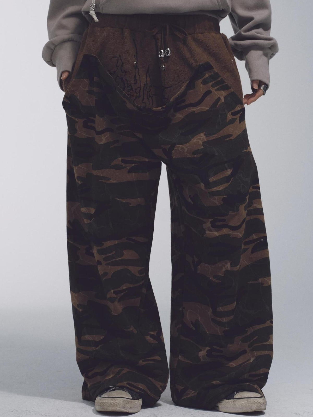 Deformed Camo Low Waist Sweatpants Loose Fit Stretch Print
