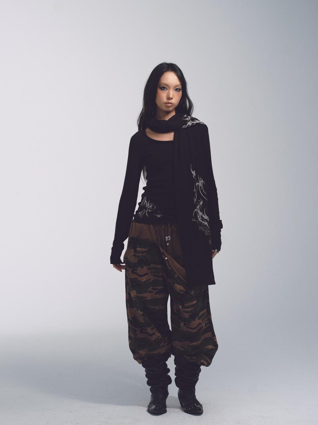 Deformed Camo Low Waist Sweatpants Loose Fit Stretch Print
