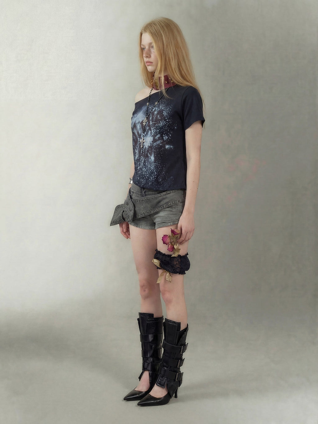 Black Star Print Asymmetric Waist Slimming Women's Cotton Off-shoulder T-shirts