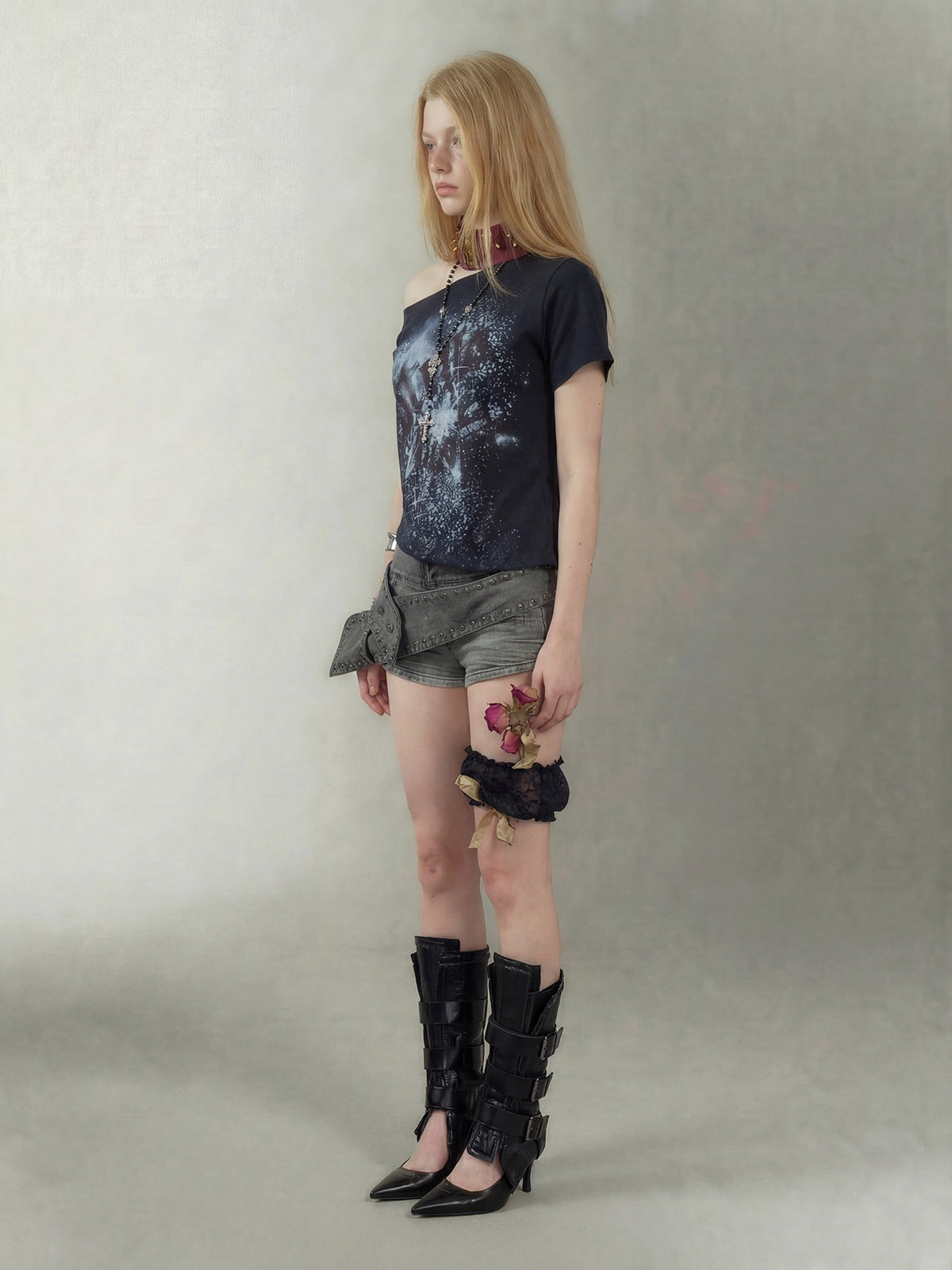 Black Star Print Asymmetric Waist Slimming Women's Cotton Off-shoulder T-shirts