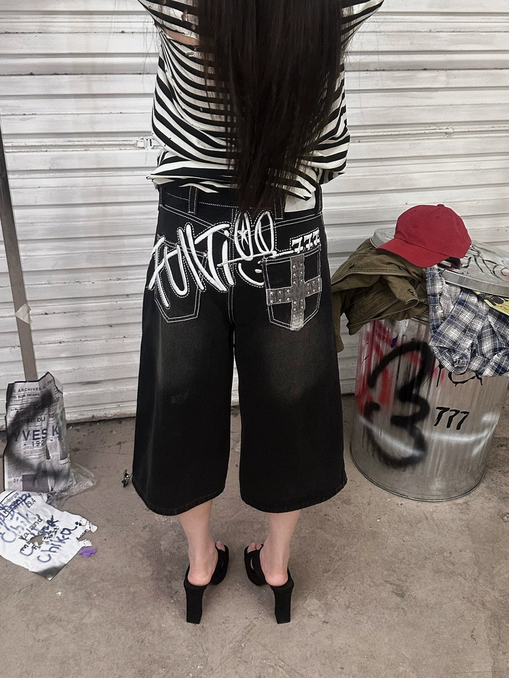 Distressed Minimal Straight Low Rise Non Stretch Unisex Black Gray Denim Jeans