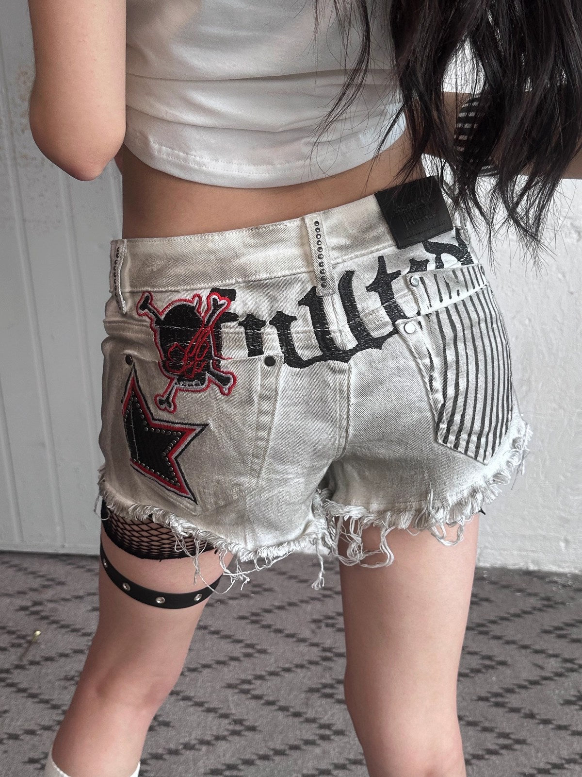 Durable Denim Low Waist Zipper Light Wash Dirty White Young Women Mini Skirt