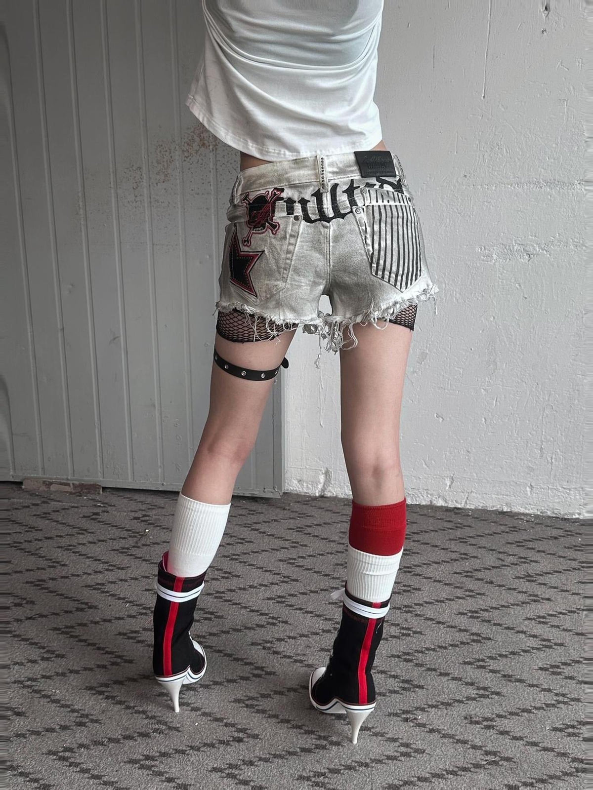 Durable Denim Low Waist Zipper Light Wash Dirty White Young Women Mini Skirt