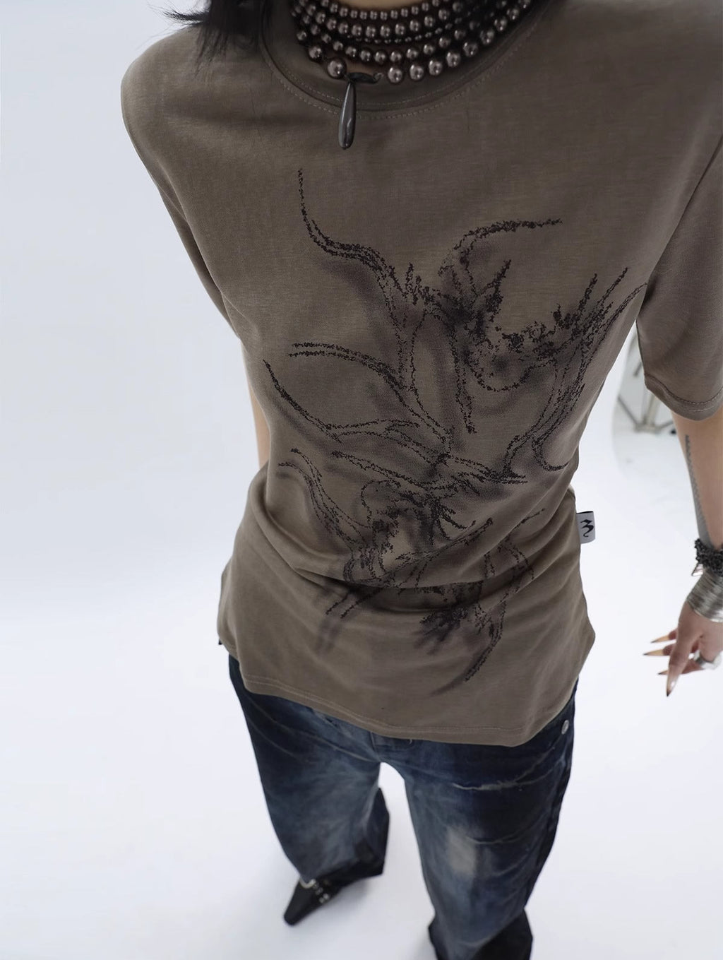 FUZZYKON | Original Abstract Print Waist-Defined Snow Cotton Short Sleeve T-Shirt [ID:]