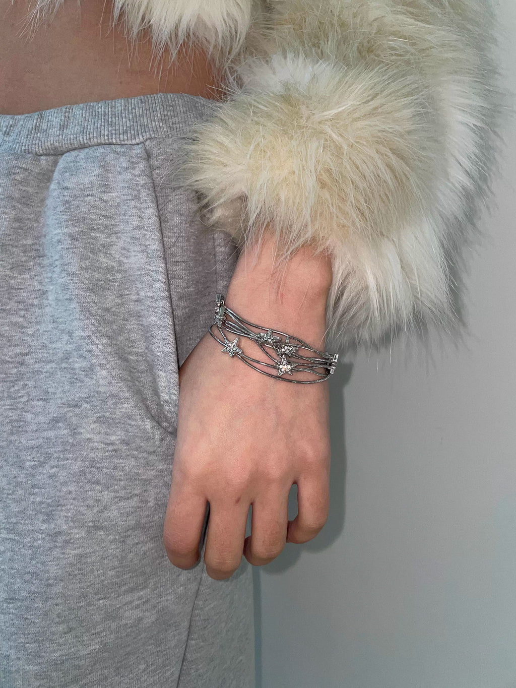 Layered Magnetic Star Rhinestone Bracelet Set Accessory
 [ID:0042AC]