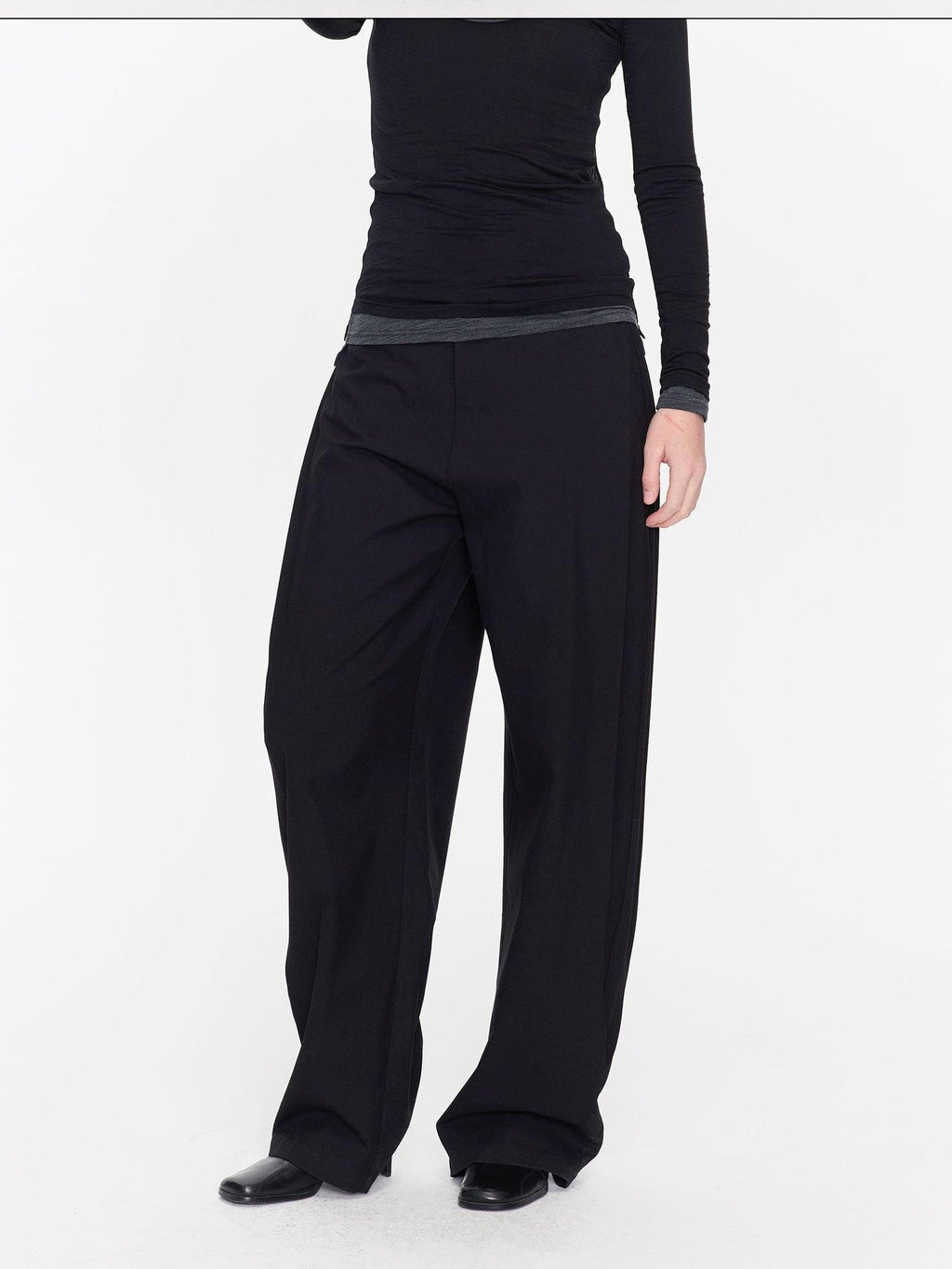 Black Minimal Pleated Tapered Relaxed Women's Polyester Blend Tailored Pants