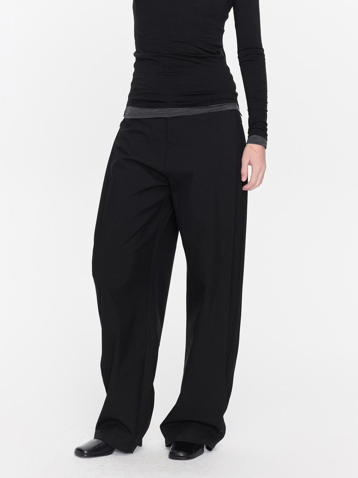 Black Minimal Pleated Tapered Relaxed Women's Polyester Blend Tailored Pants