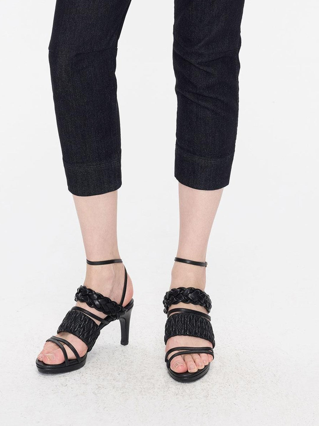 Resort Lace Up Roman Thin Heel Women's Microfiber Leather Strappy Sandals