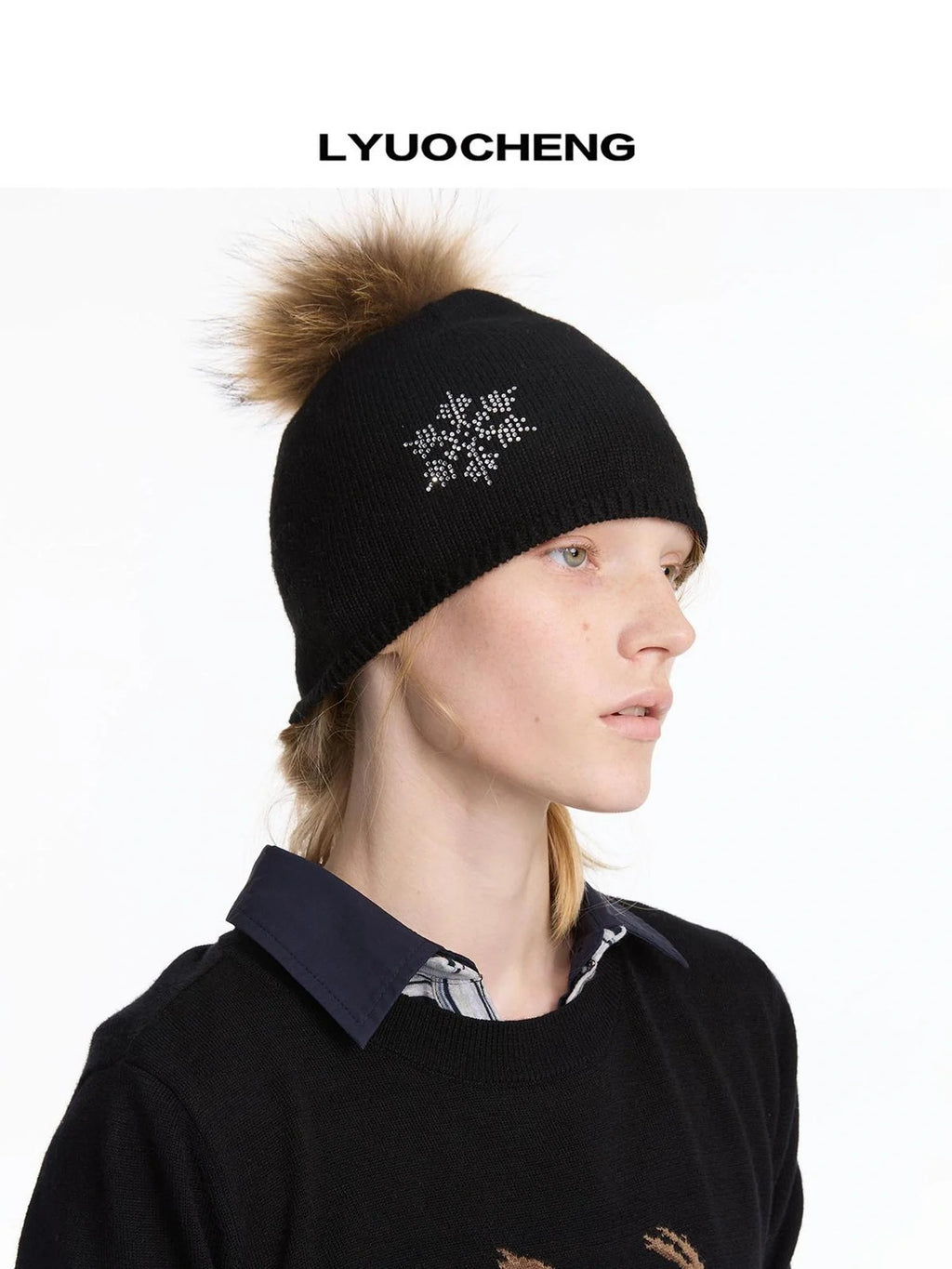 Vintage Snowflake Beanie With Detachable Fox Fur Pom
