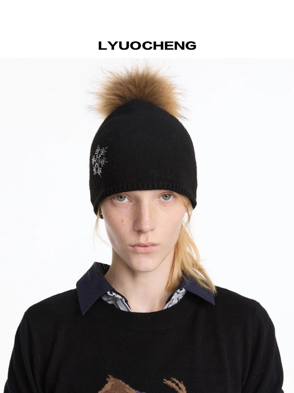 Vintage Snowflake Beanie With Detachable Fox Fur Pom