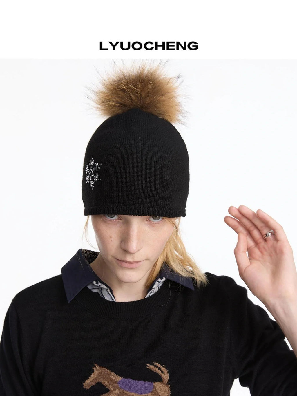 Vintage Snowflake Beanie With Detachable Fox Fur Pom