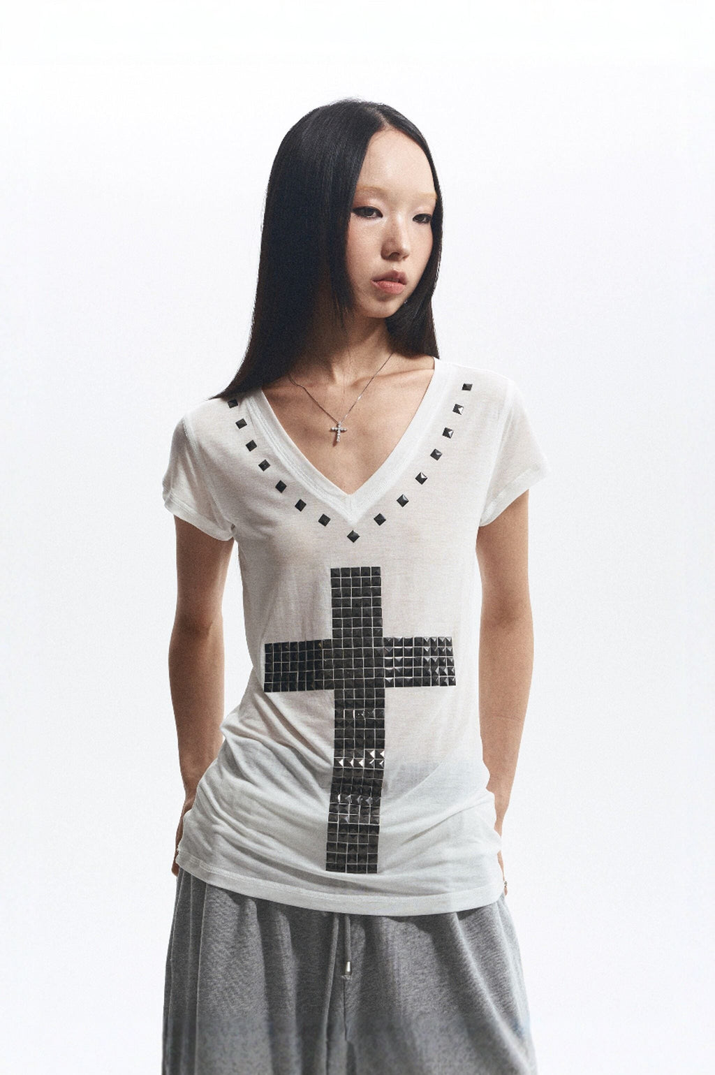 Loose Fit Cross Rhinestone Rivet V-neck Women's Lyocell Short Sleeve T-shirts
