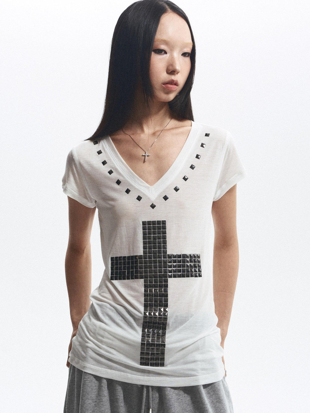 Loose Fit Cross Rhinestone Rivet V-neck Women's Lyocell Short Sleeve T-shirts