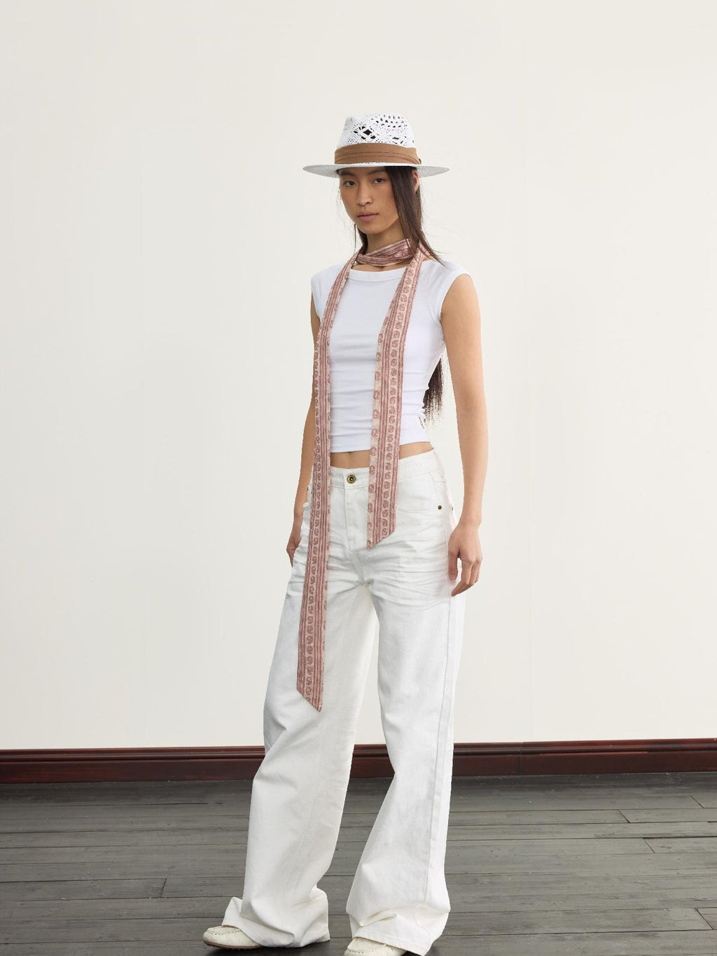 Elegant Casual White Textured Pleated Straight Jeans