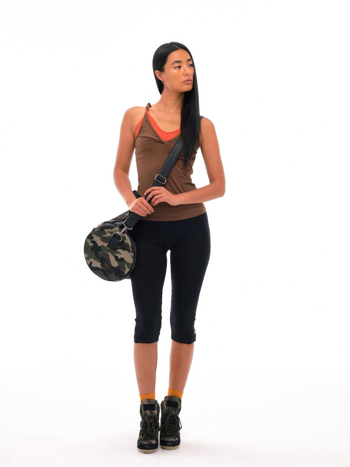 Lyocell Yoga Shorts With Adjustable Hem And Shell Buttons